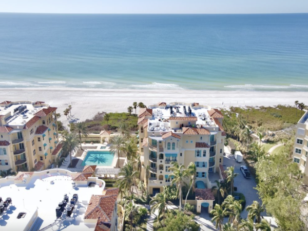 Ultra Posh South end Condo with Private Pool and Spa